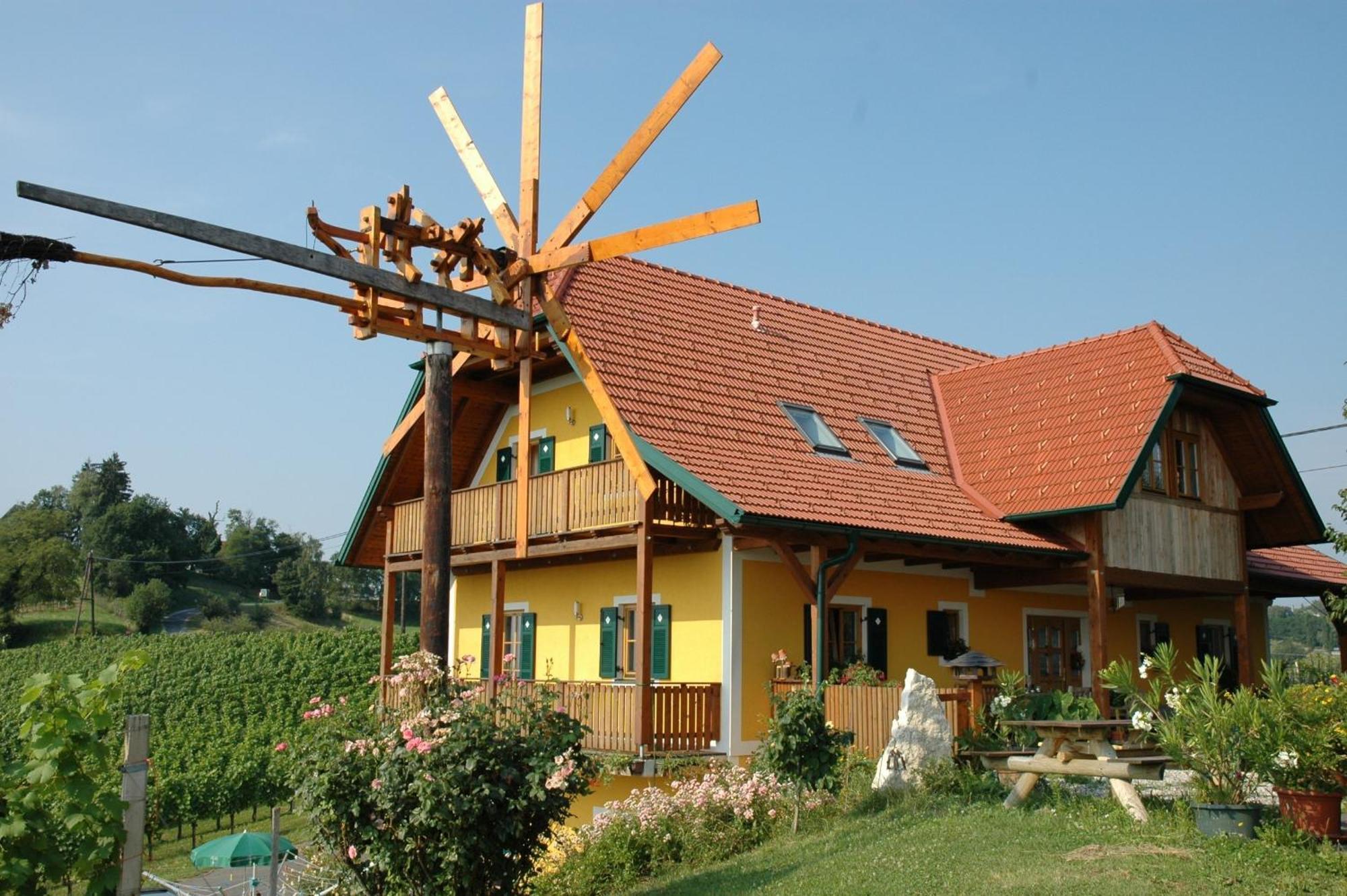 Weingut Koegl Panzió Ratsch an der Weinstraße Kültér fotó